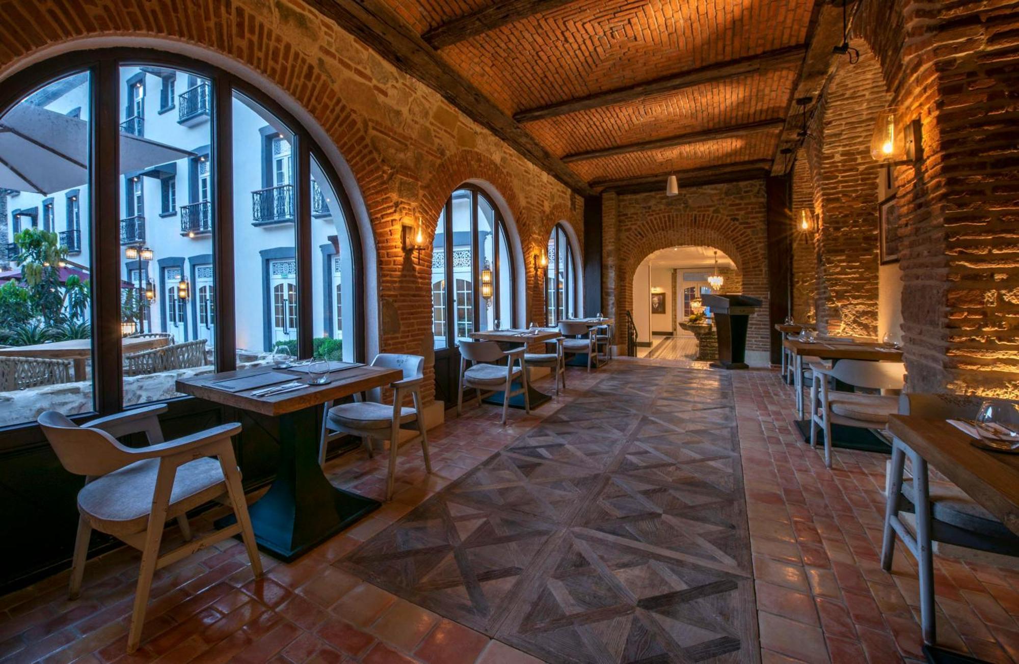 La Compania, In The Unbound Collection By Hyatt